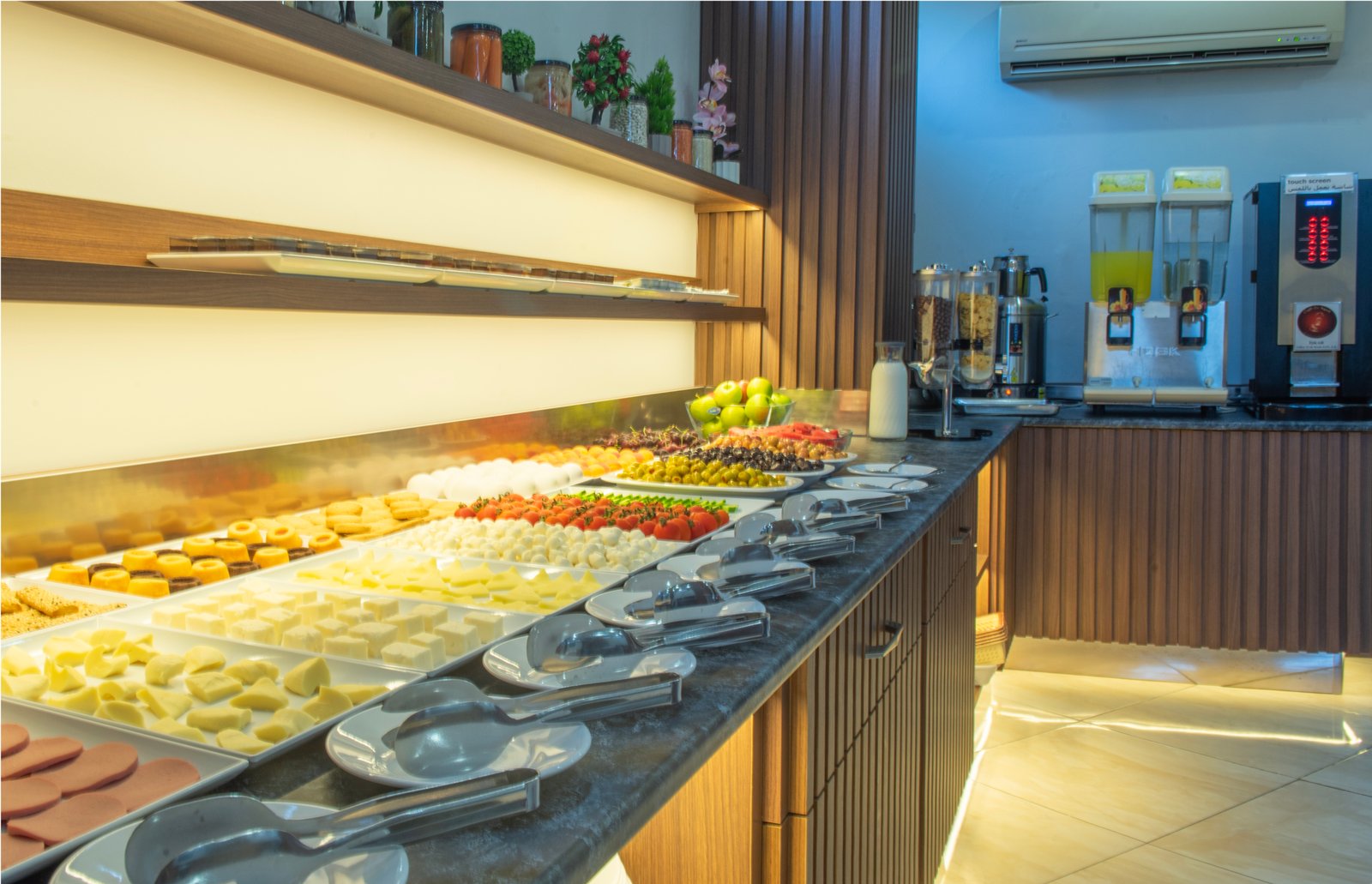 Hotel Öncü açık büfe kahvaltı