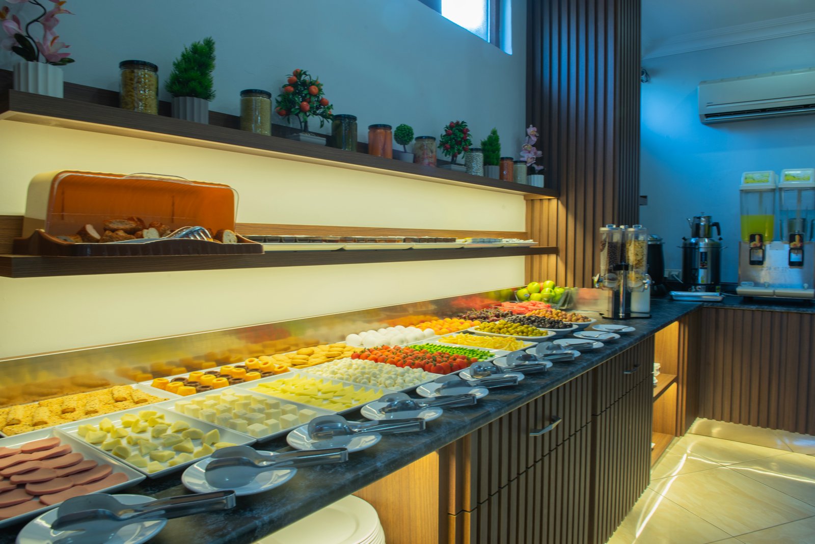Hotel Öncü açık büfe kahvaltı